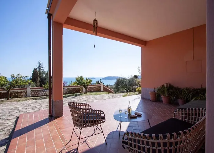 Bed and Breakfast La Camelia Bianca Lerici