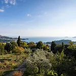 La Camelia Bianca Oda ve Kahvaltı Lerici
