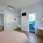 Oda ve Kahvaltı La Camelia Bianca Lerici