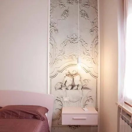 Couette-café La Camelia Bianca Lerici