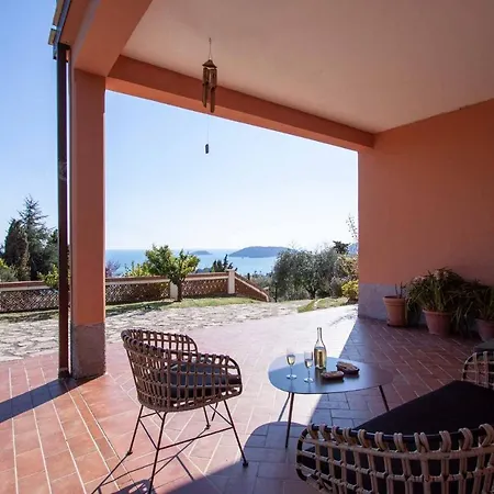 Bed and Breakfast La Camelia Bianca Lerici