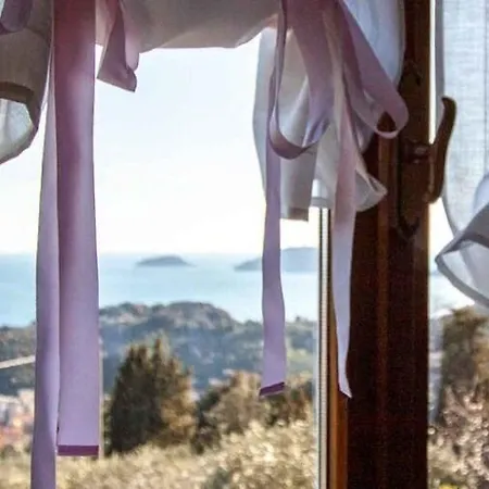 La Camelia Bianca 3* Lerici