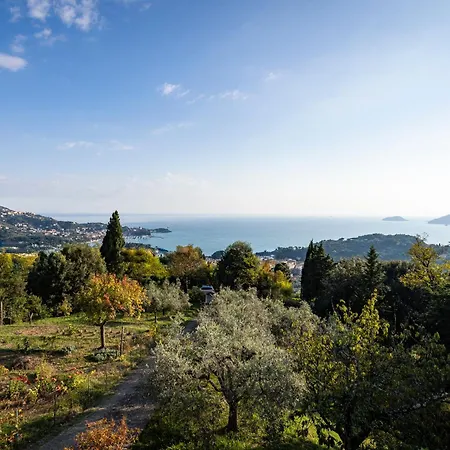 La Camelia Bianca Panzió Lerici