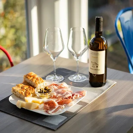 La Camelia Bianca Couette-café Lerici