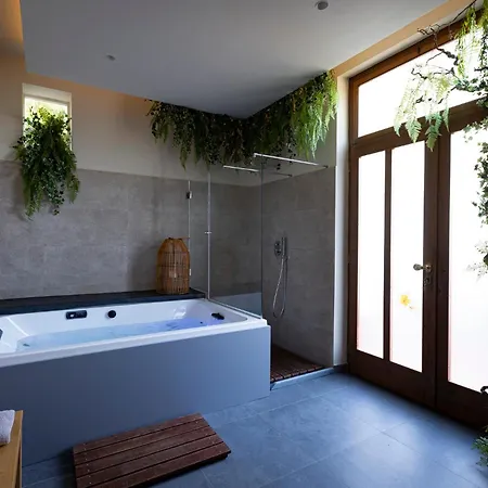 La Camelia Bianca Couette-café