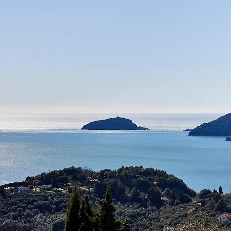 Bed and Breakfast La Camelia Bianca Lerici