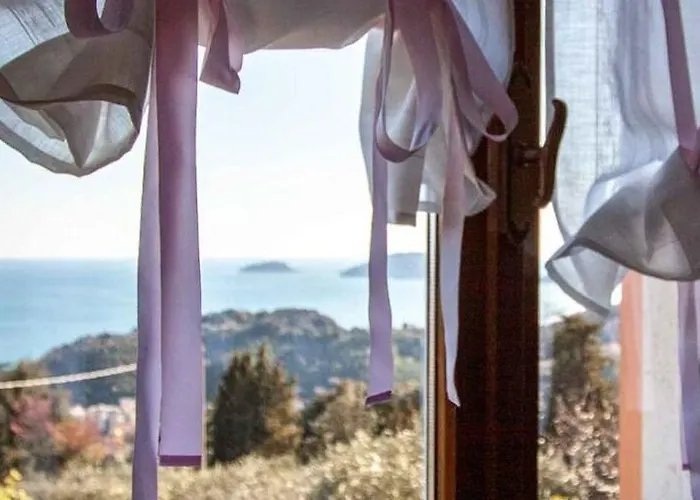 La Camelia Bianca 3* Lerici